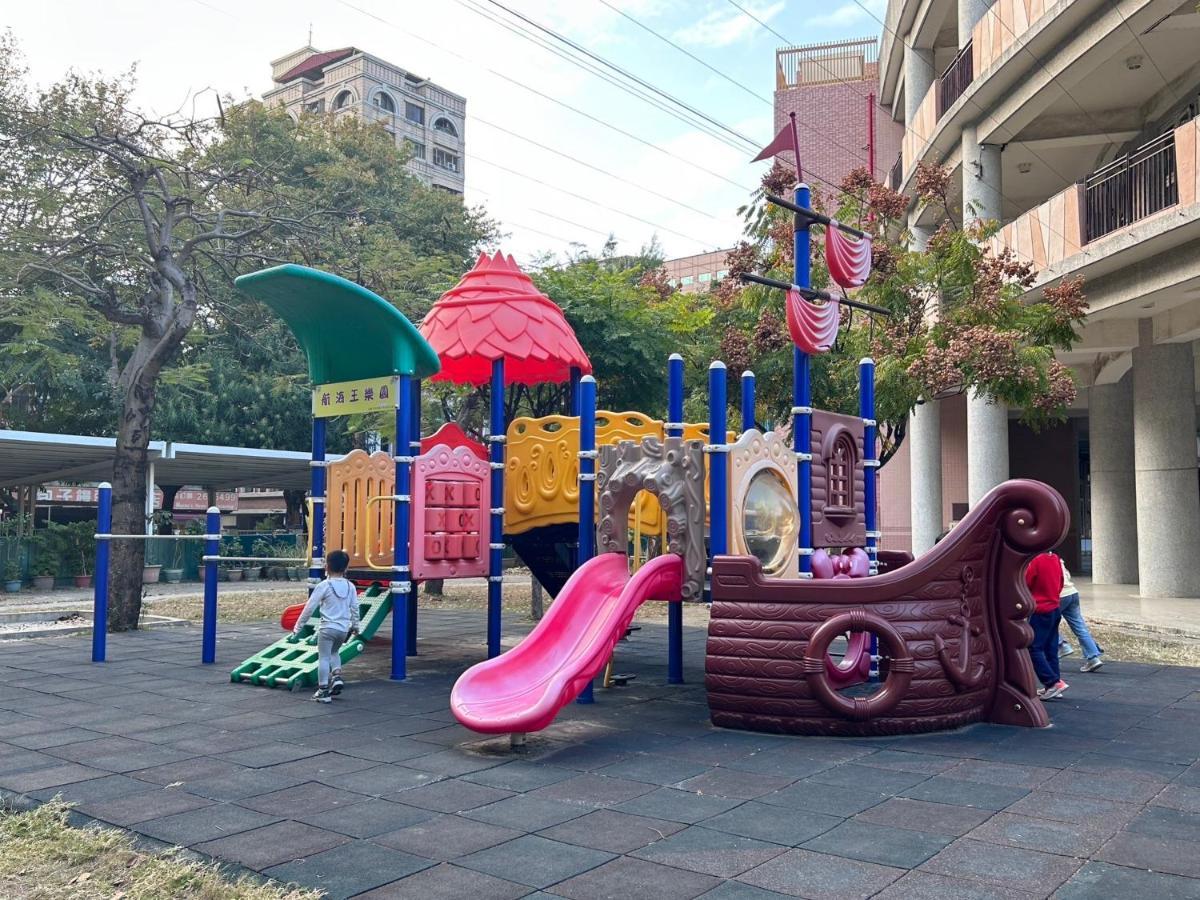 Hotel Sunshine Kaohsiung Buitenkant foto